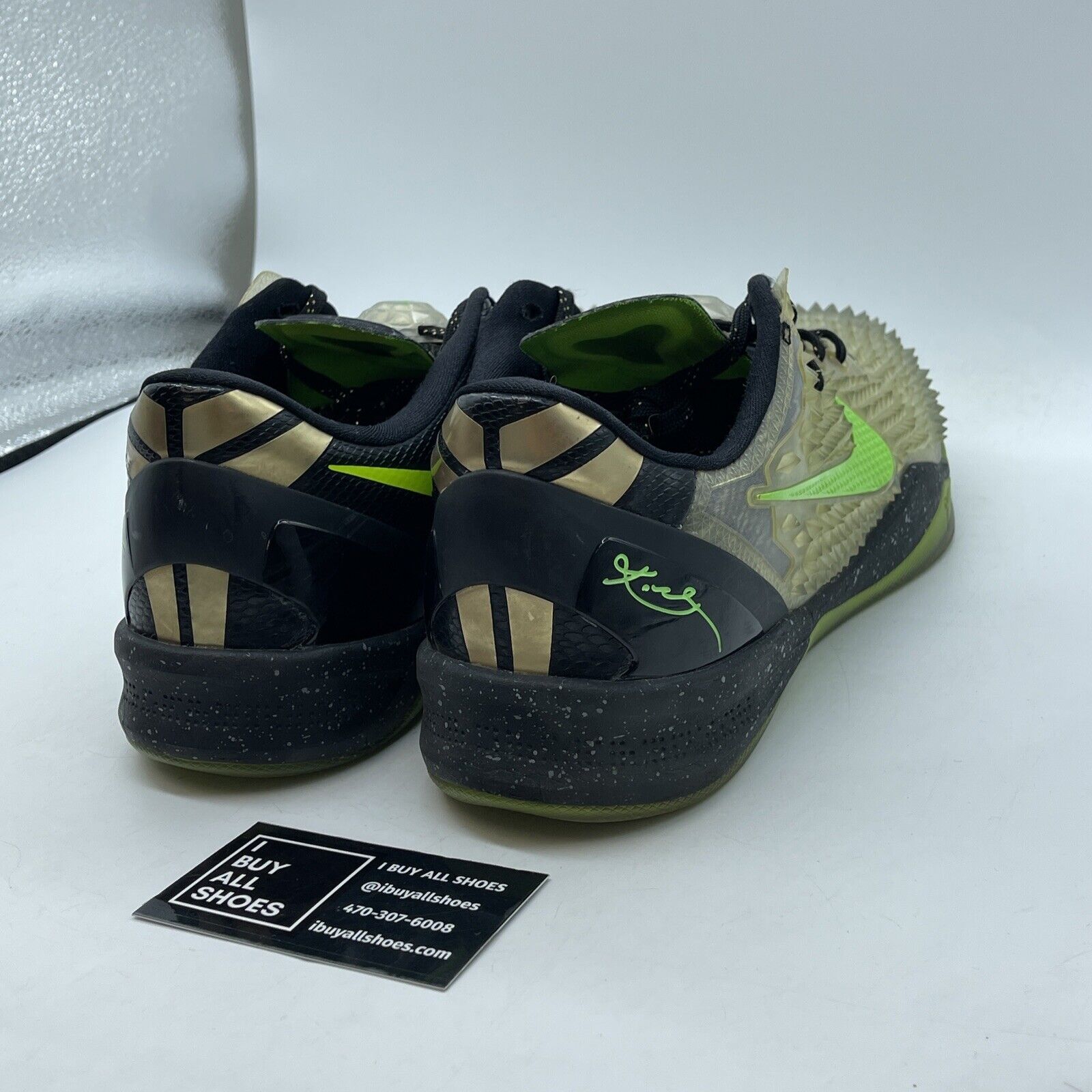 Size 12 - Nike Kobe 8 SS Christmas Suede Leather (639522-001)