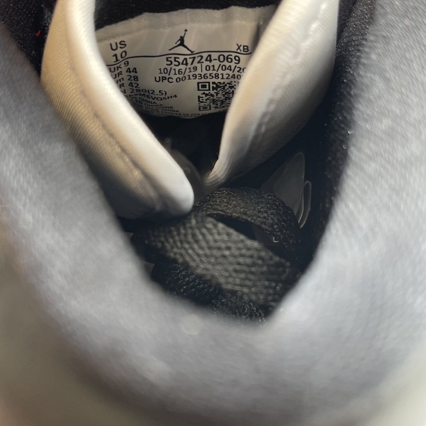 Size 10 - Air Jordan 1 Mid Chicago Black White Red Leather (554724-069)