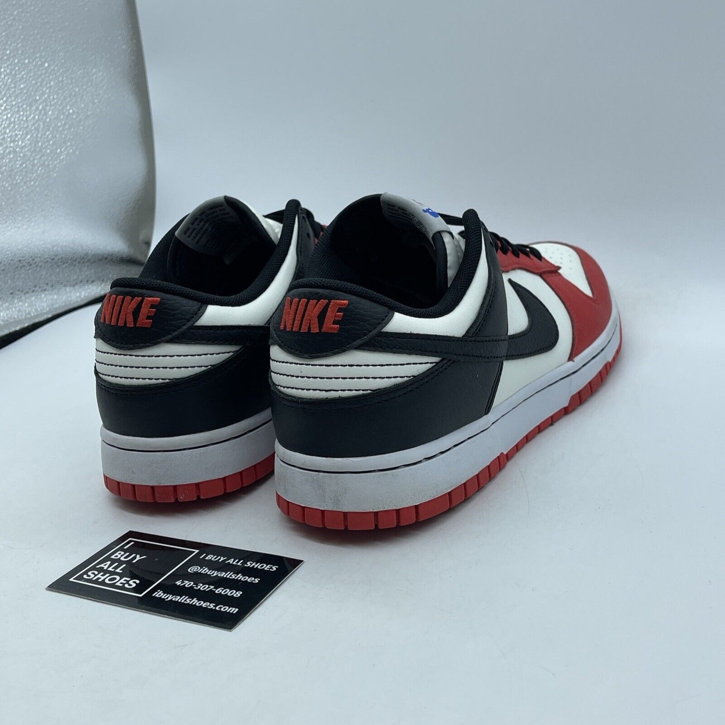 Size 10.5 - Nike Dunk Low EMB x NBA 75th Anniversary - Bulls 2021 (DD3363-100)