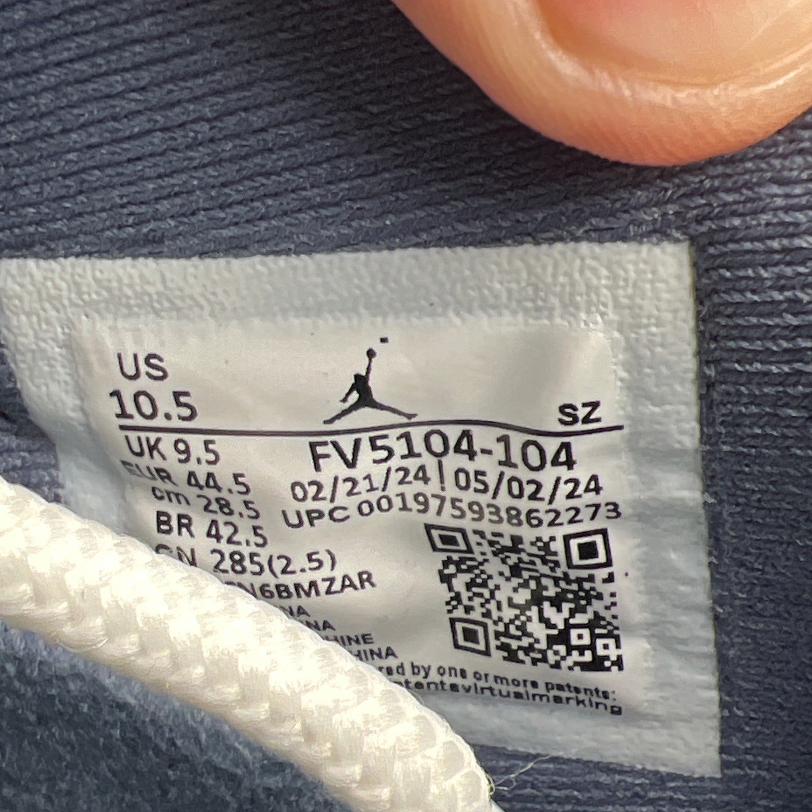 Size 10.5 - Air Jordan 11 Retro Low Diffused Blue (FV5104-104)