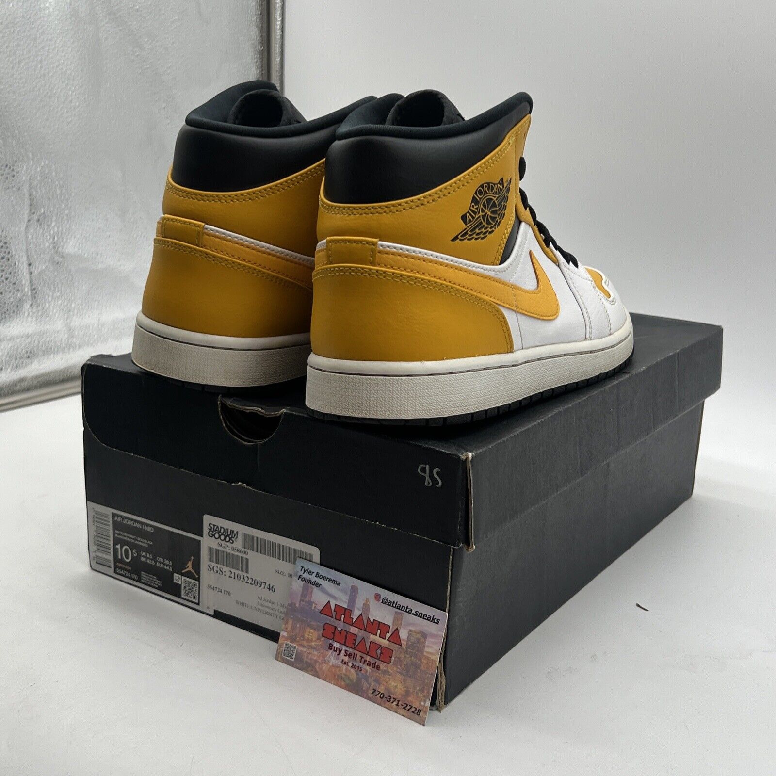 Size 10.5 - Air Jordan 1 Mid University Gold (554724-170)