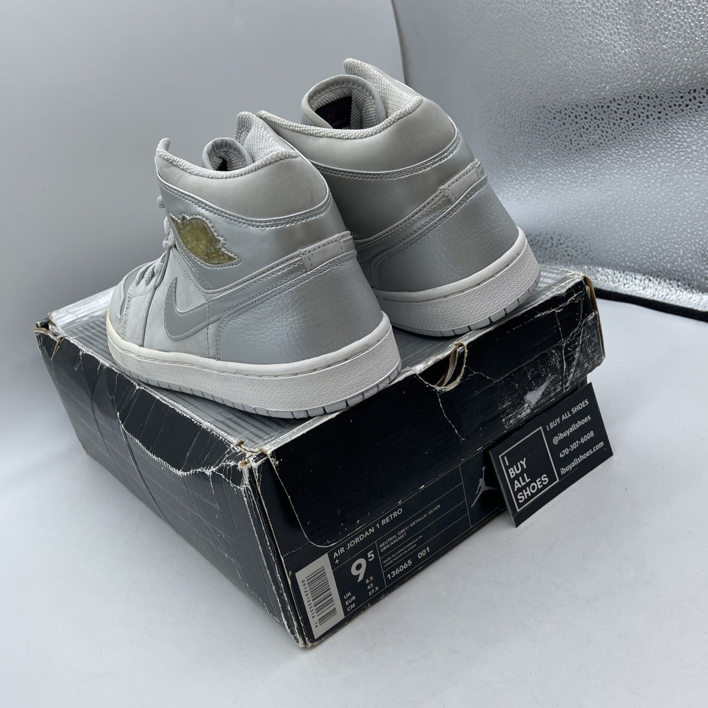 Size 9.5 - Air Jordan 1 Retro + 2001 Neutral Grey (136065-001)