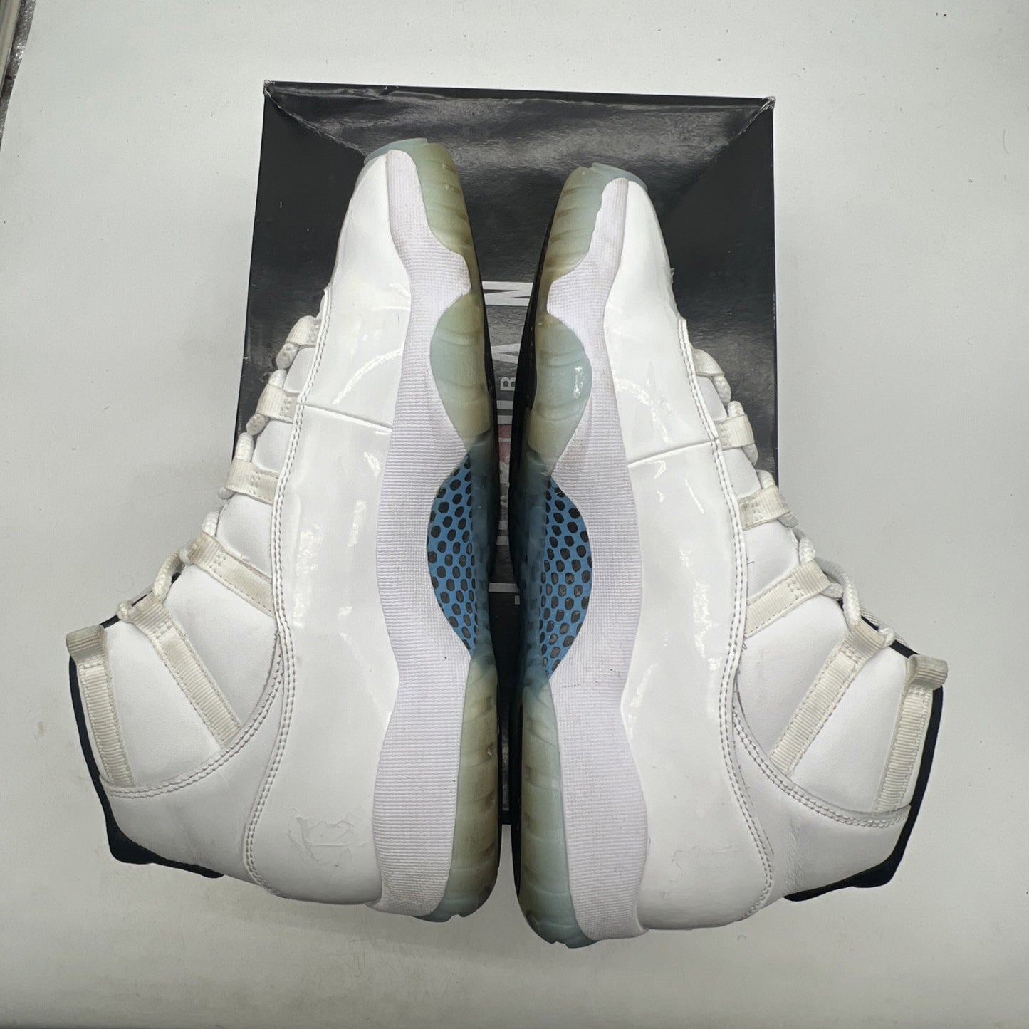 Size 11.5 - Air Jordan 11 Retro 2024 Legend Blue / Columbia (CT8012-104)