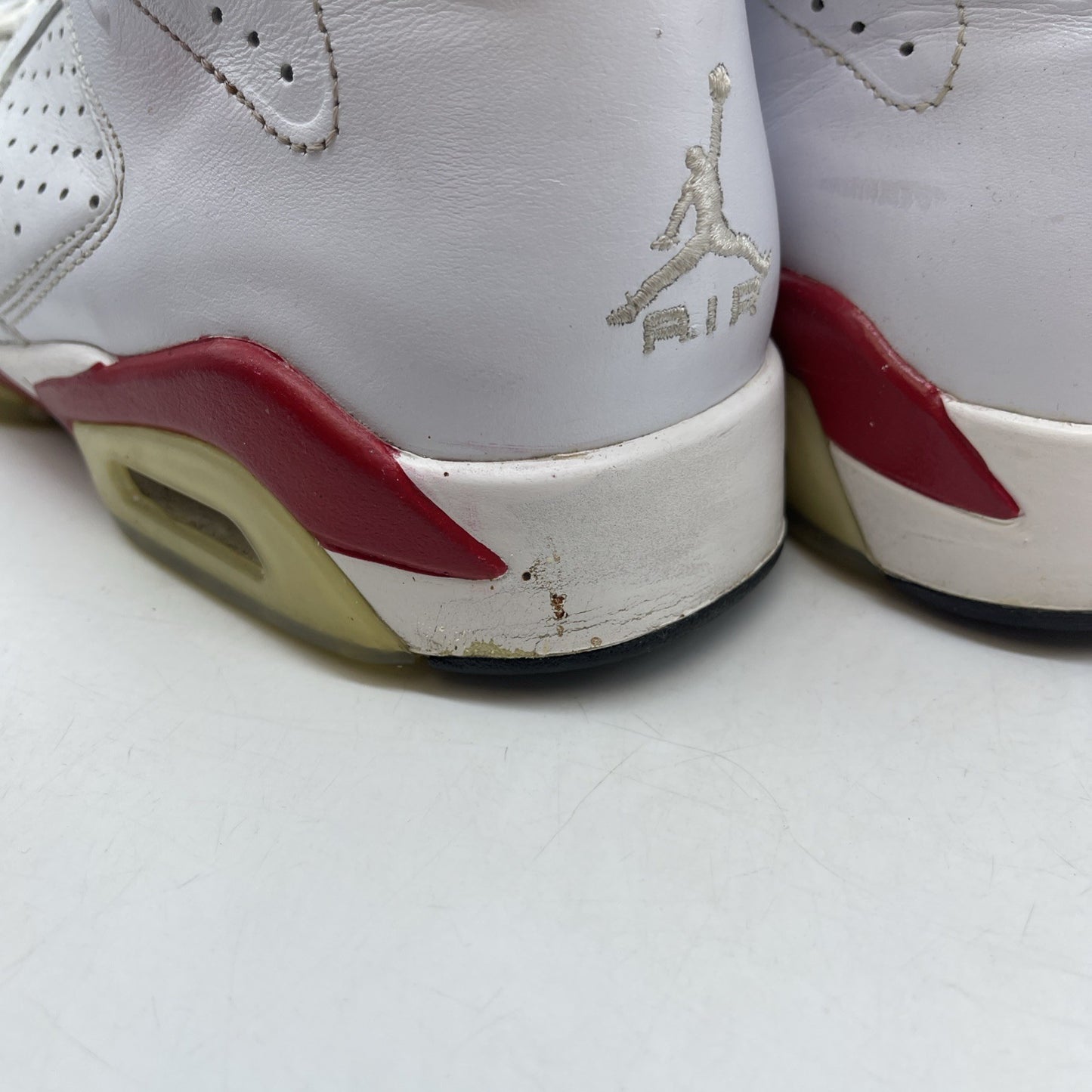 Size 10.5 - Air Jordan 6 Retro Bulls White Red Suede Leather (384664-102)