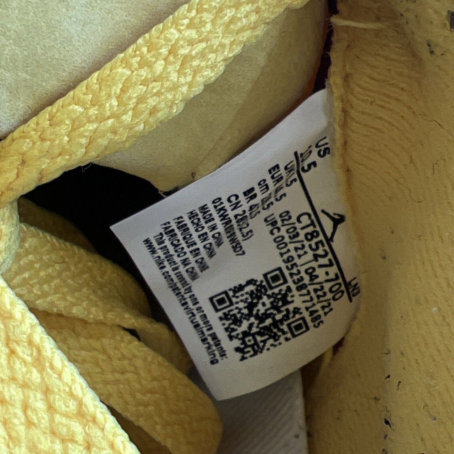 Size 10.5 - Air Jordan 4 Retro Mid Lightning (CT8527-700)