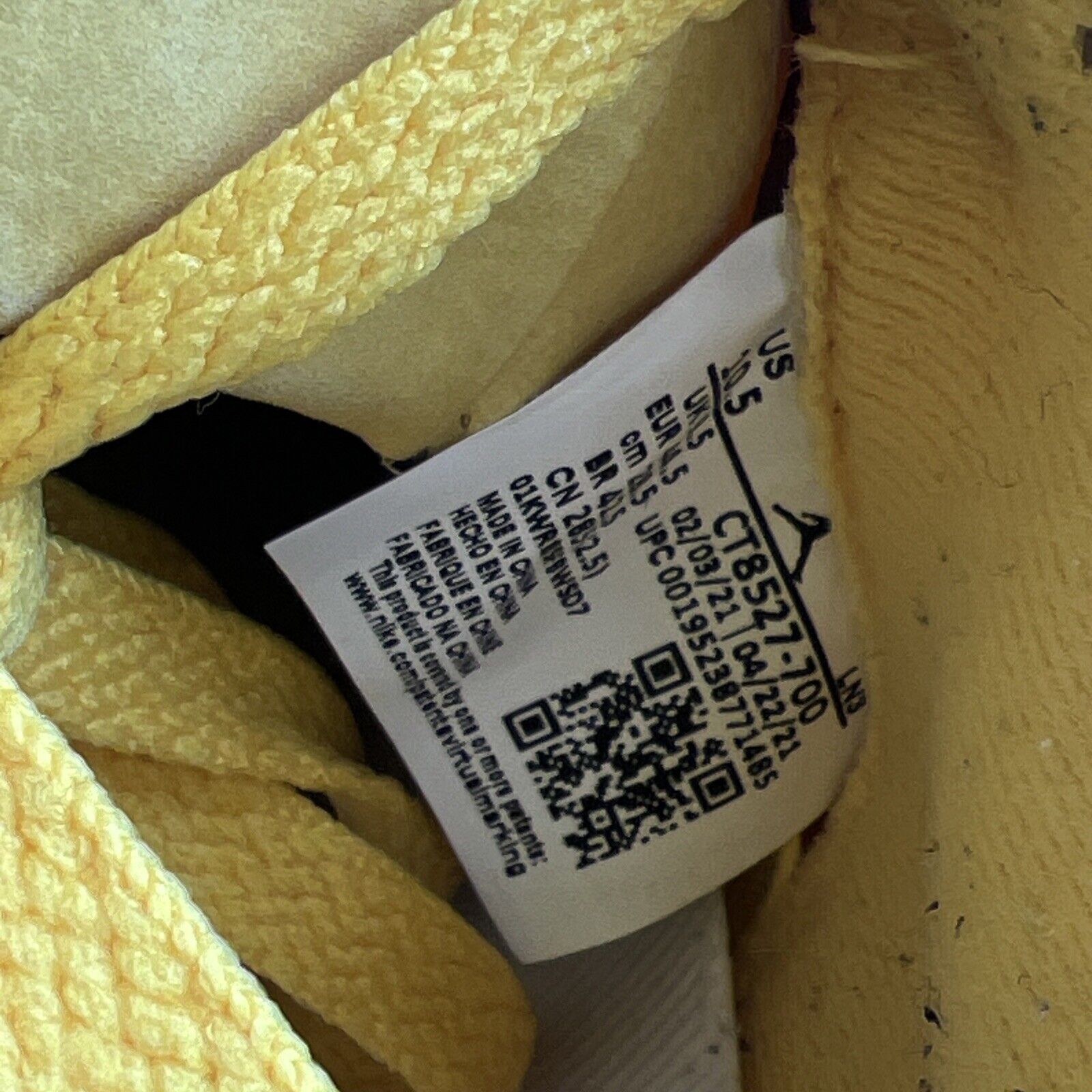 Size 10.5 - Air Jordan 4 Retro Mid Lightning (CT8527-700)