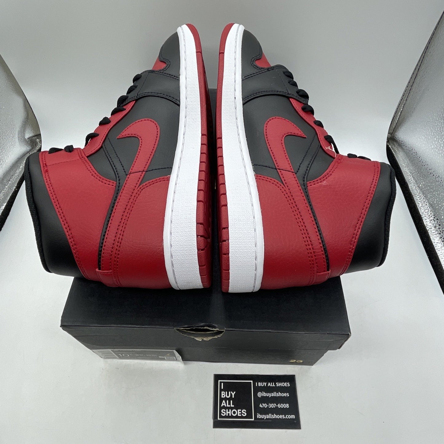 Size 10.5 - Air Jordan 1 Mid Banned 2020 (554724-074)