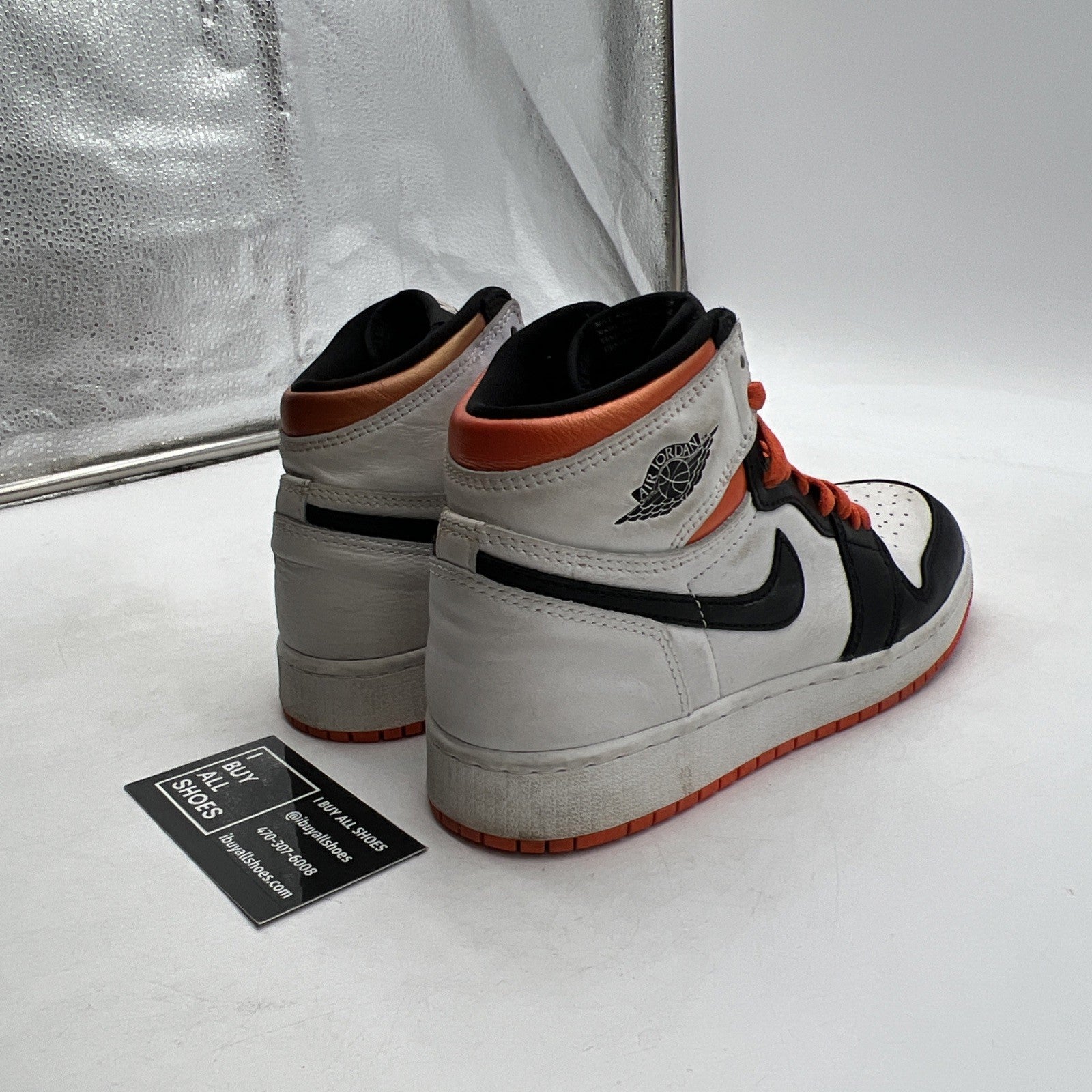 Size 5.5 - Air Jordan 1 Retro High Electro Orange (555088-180)