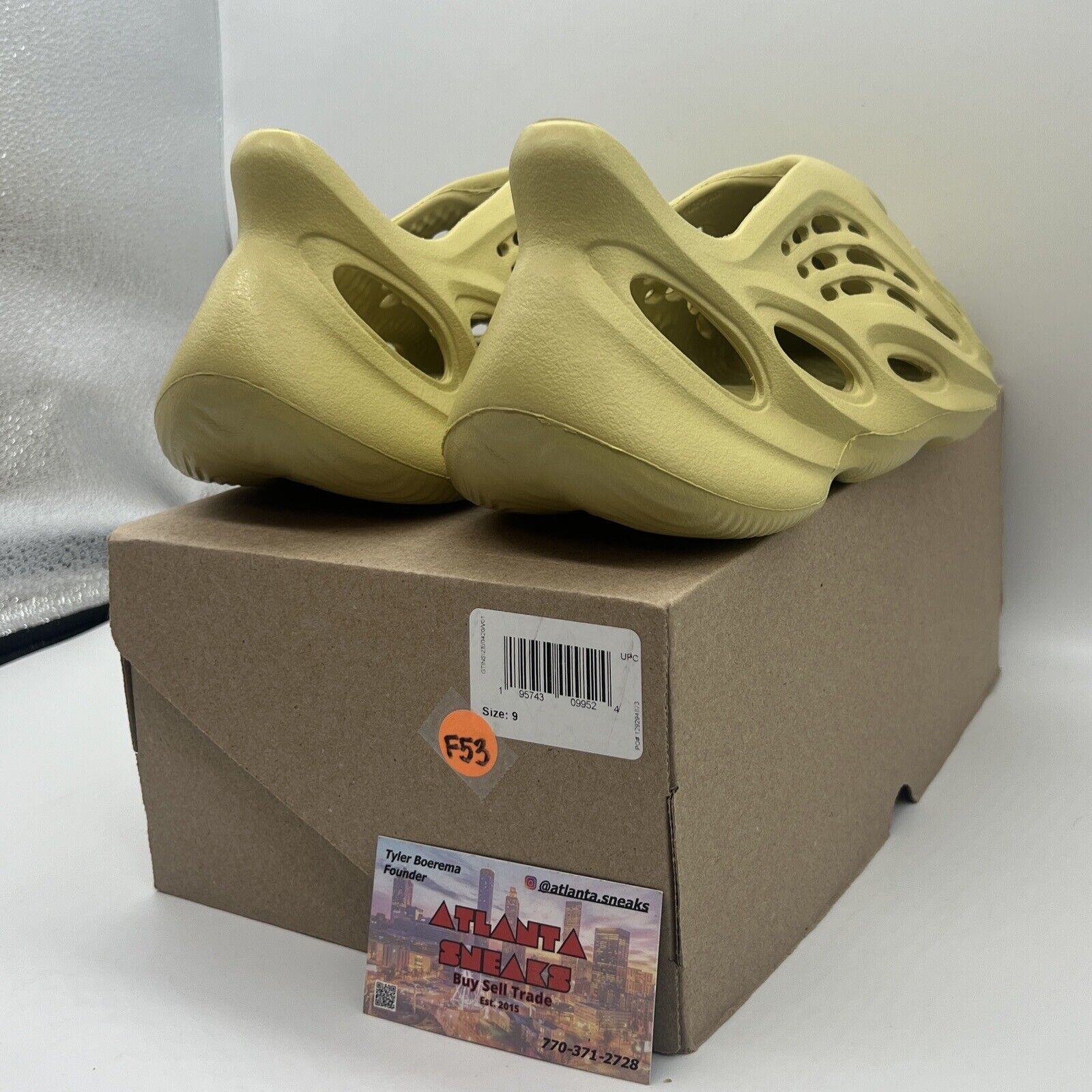 Size 9 - adidas Yeezy Foam Runner sulfur Brand New