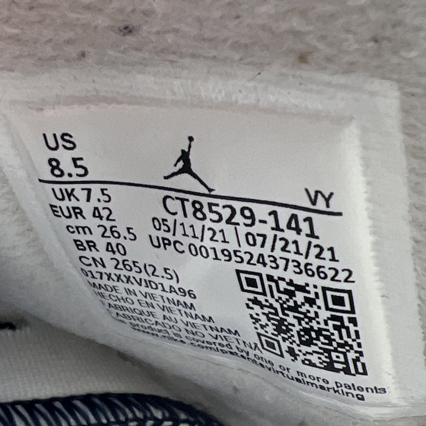 Size 8.5 - Air Jordan 6 Retro Midnight Navy (CT8529-141)