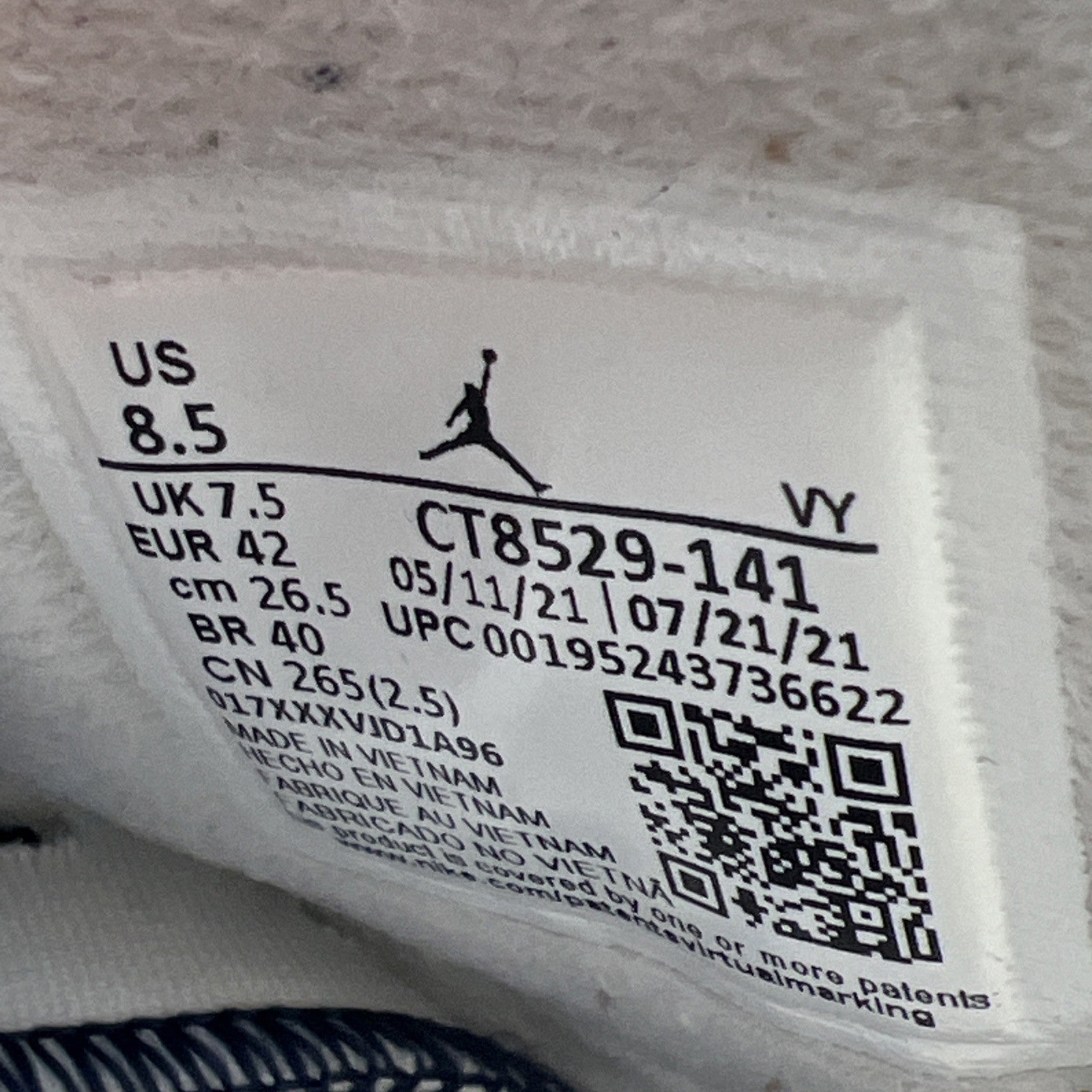 Size 8.5 - Air Jordan 6 Retro Midnight Navy (CT8529-141)