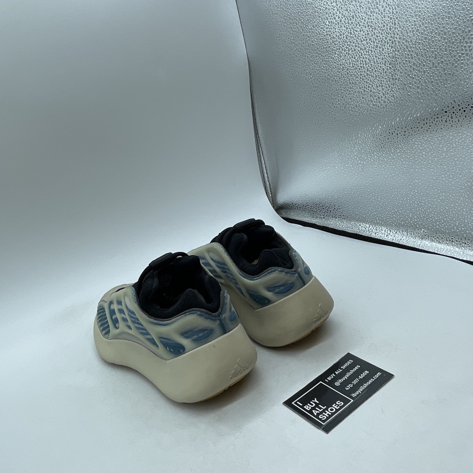 Size 5.5 - adidas Yeezy 700 V3 Kyanite (GY0260)