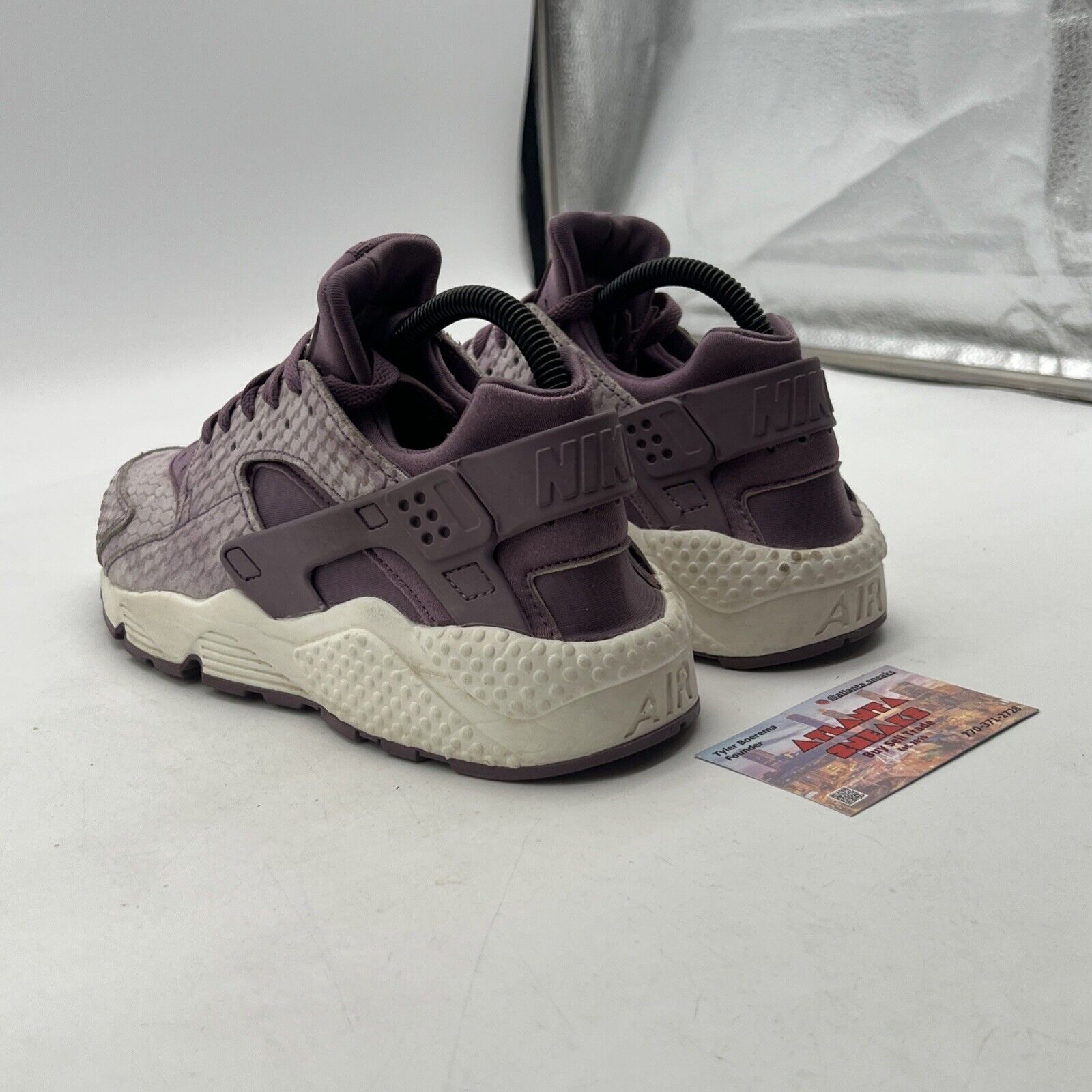 Size 8.5 - Nike Huarache Run Premium Violet Dust W (683818-500)