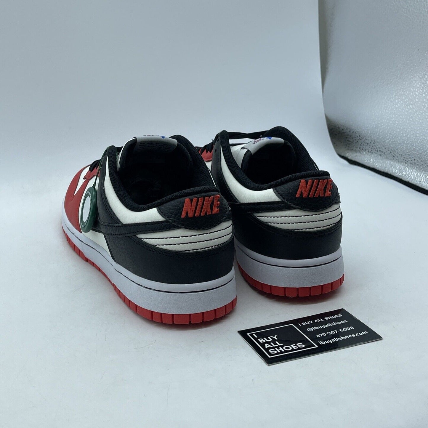 Size 11 - Nike Dunk Low EMB x NBA 75th Anniversary - Bulls Leather (DD3363-100)