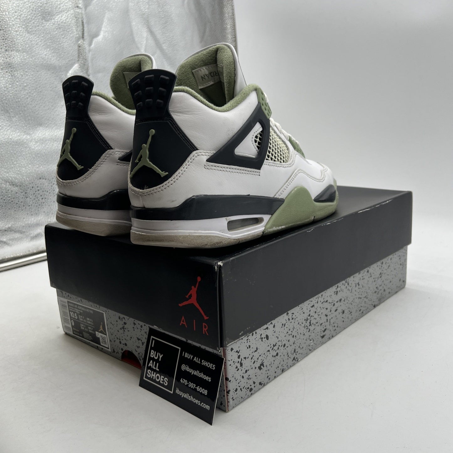 Size 10.5 - Air Jordan 4 Retro Mid Seafoam W (AQ9129-103)