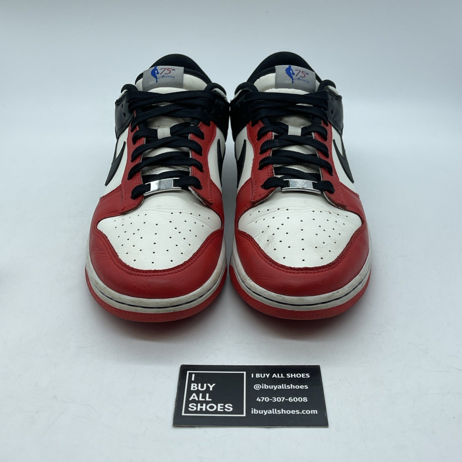 Size 10.5 - Nike Dunk Low EMB x NBA 75th Anniversary - Bulls 2021 (DD3363-100)