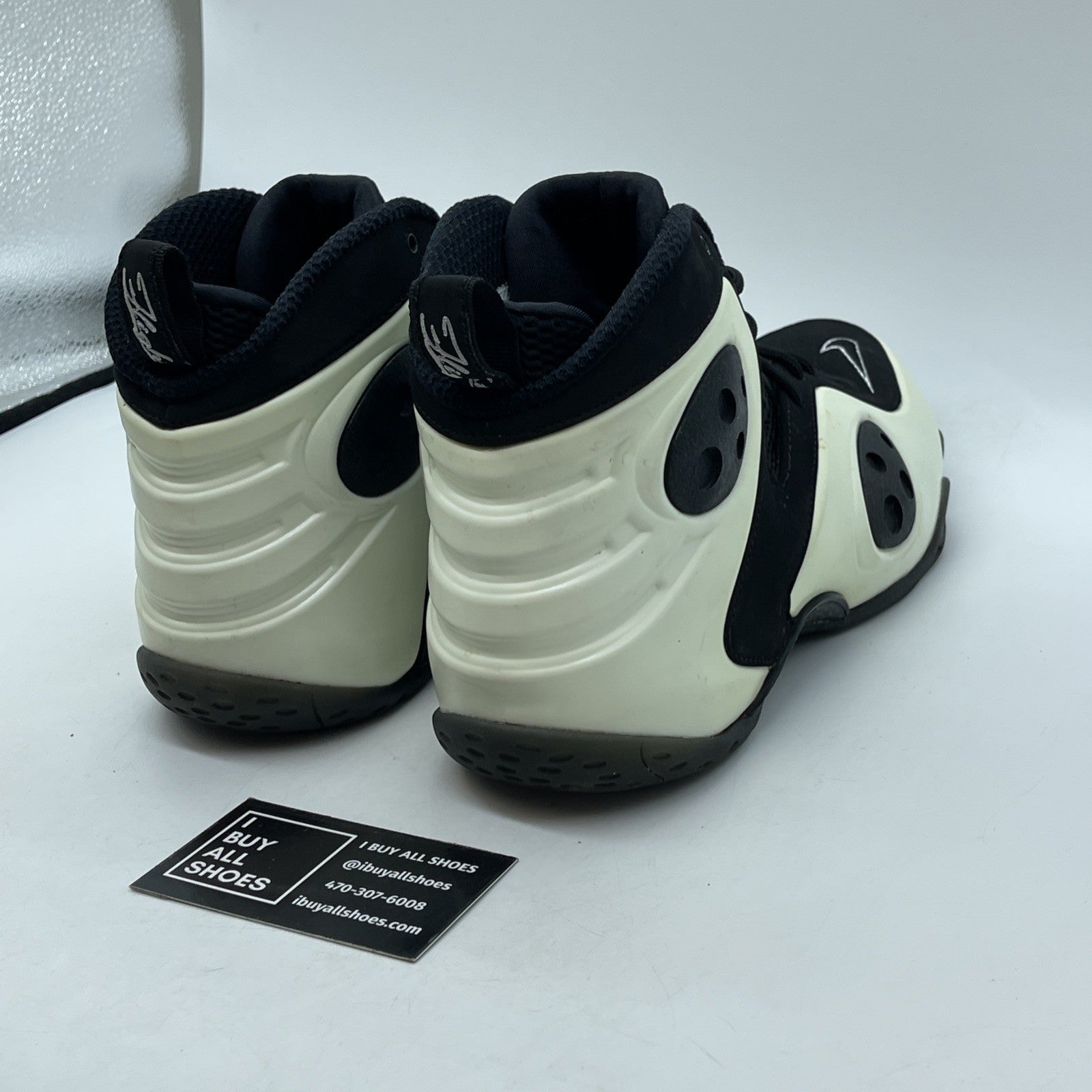 Size 9.5 - Nike Zoom Rookie Glow In The Dark Black White Suede (472688-101)