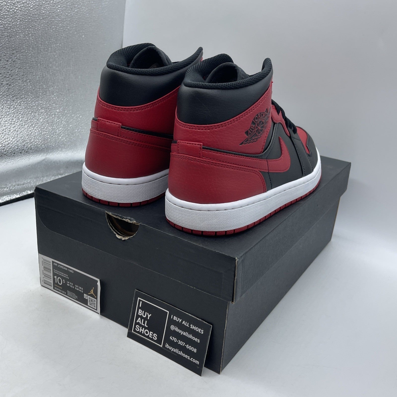 Size 10.5 - Air Jordan 1 Mid Banned 2020 (554724-074)