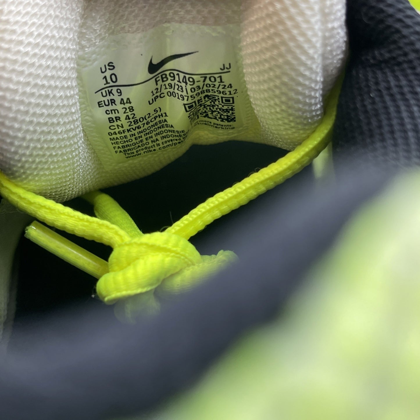 Size 10 - Nike Air Zoom Vomero 5 Life Lime Grey Black Suede Leather (FB9149-701)