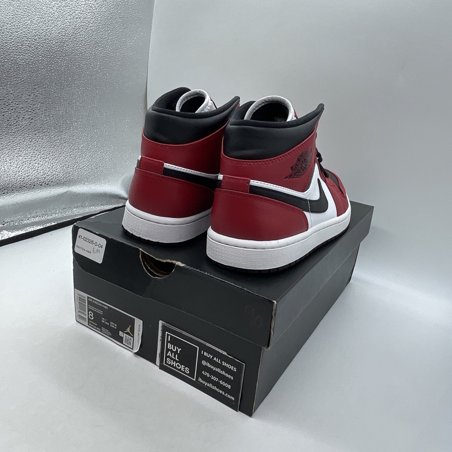 Size 8 - Air Jordan 1 Mid Chicago Black Toe 2020 (554724-069)