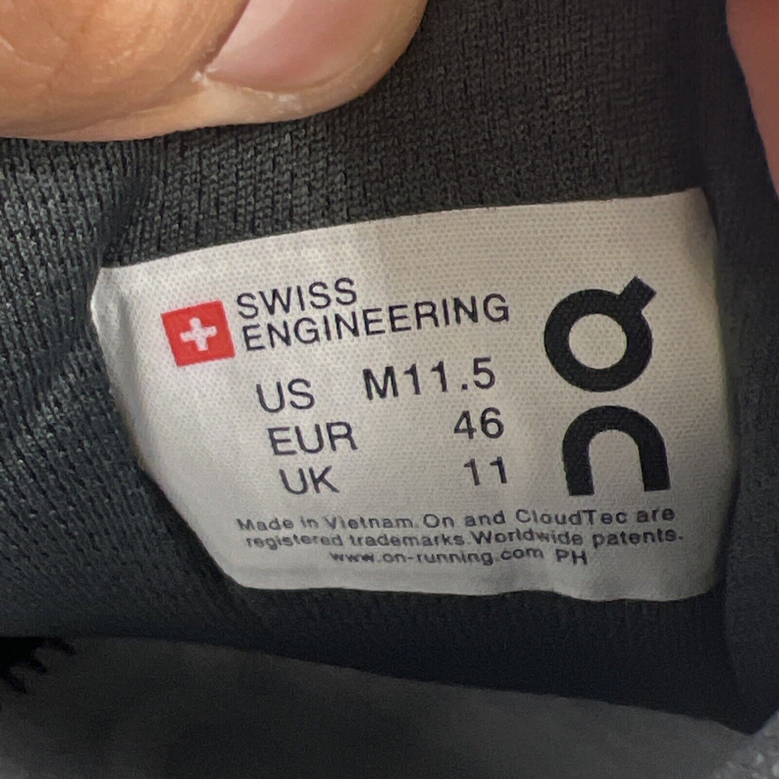 Size 11.5 - On Cloud Helion Speedboard Cloudtec Running Shoes Black Gray