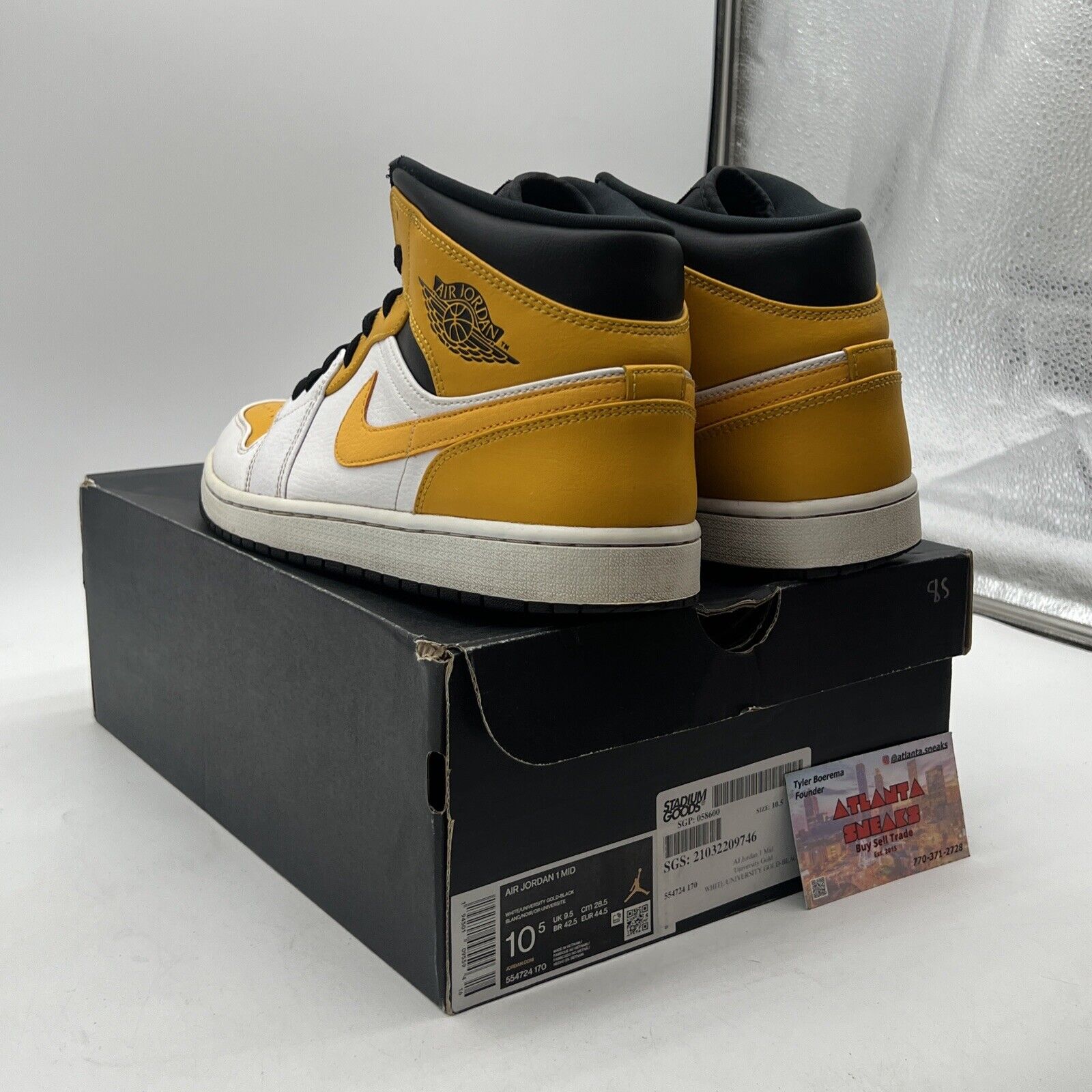 Size 10.5 - Air Jordan 1 Mid University Gold (554724-170)