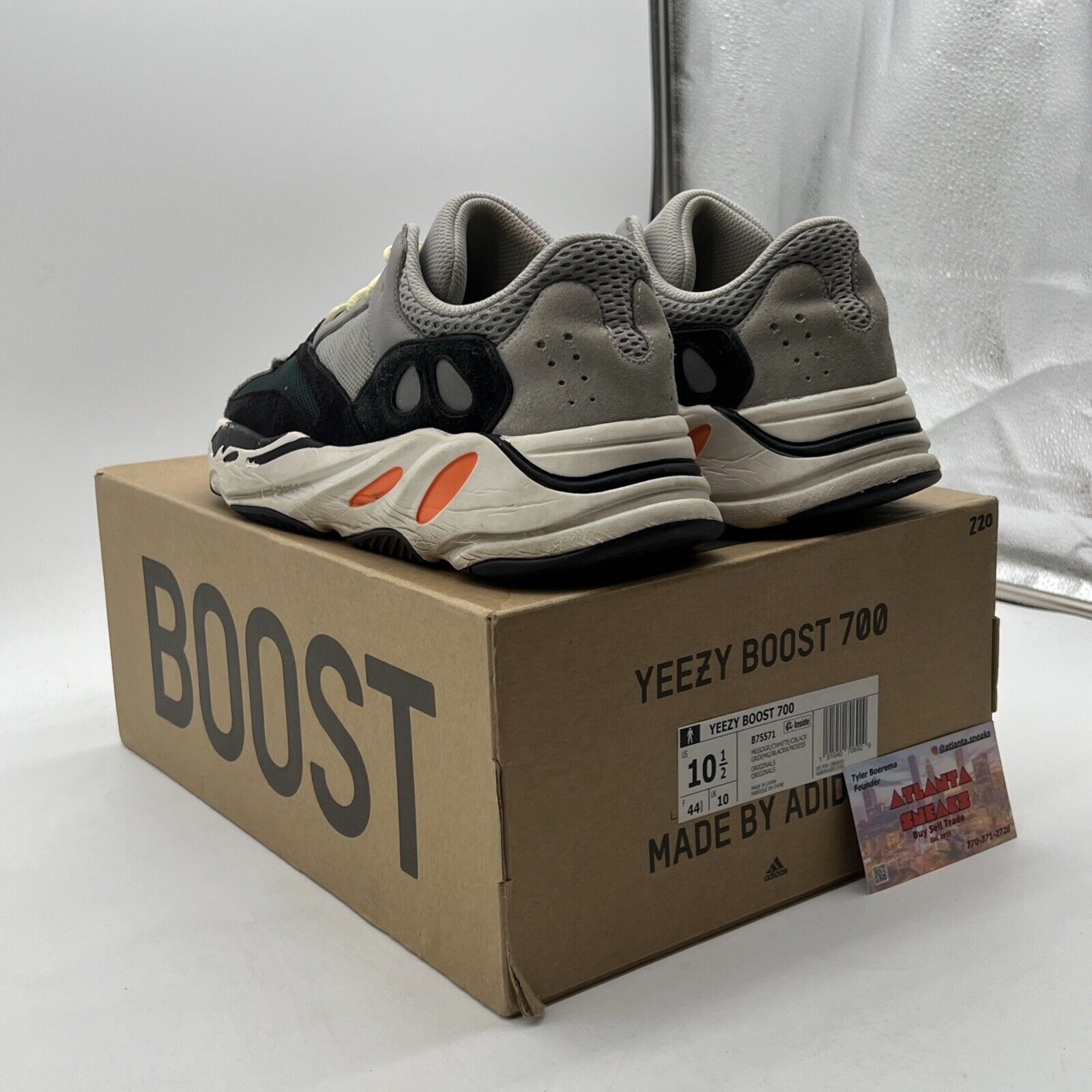 Size 10.5 - adidas Yeezy Boost 700 Low Wave Runner (B75571)