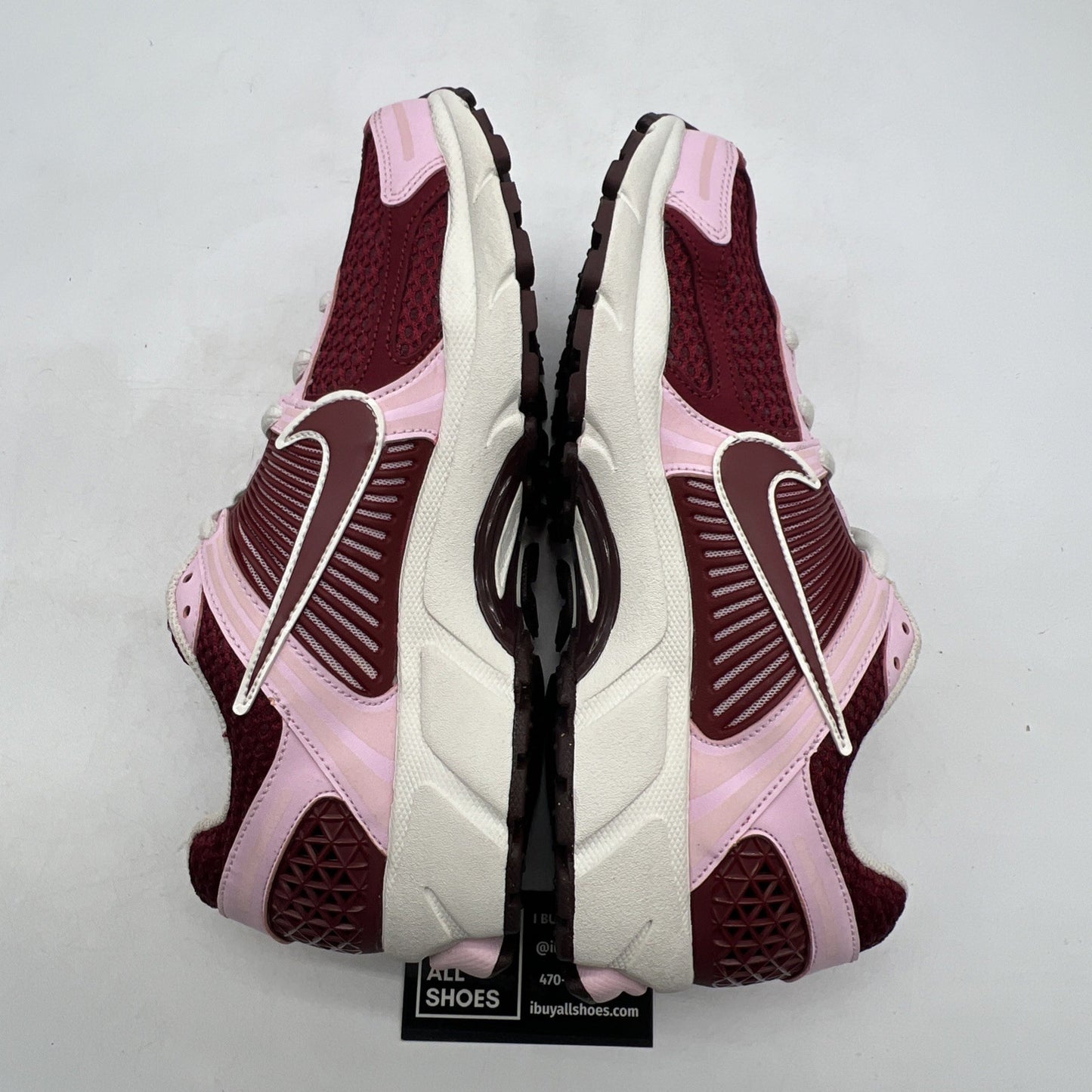 Size 10 - Nike Air Zoom Vomero 5 Pink Foam Team Red W (FN7196-663)