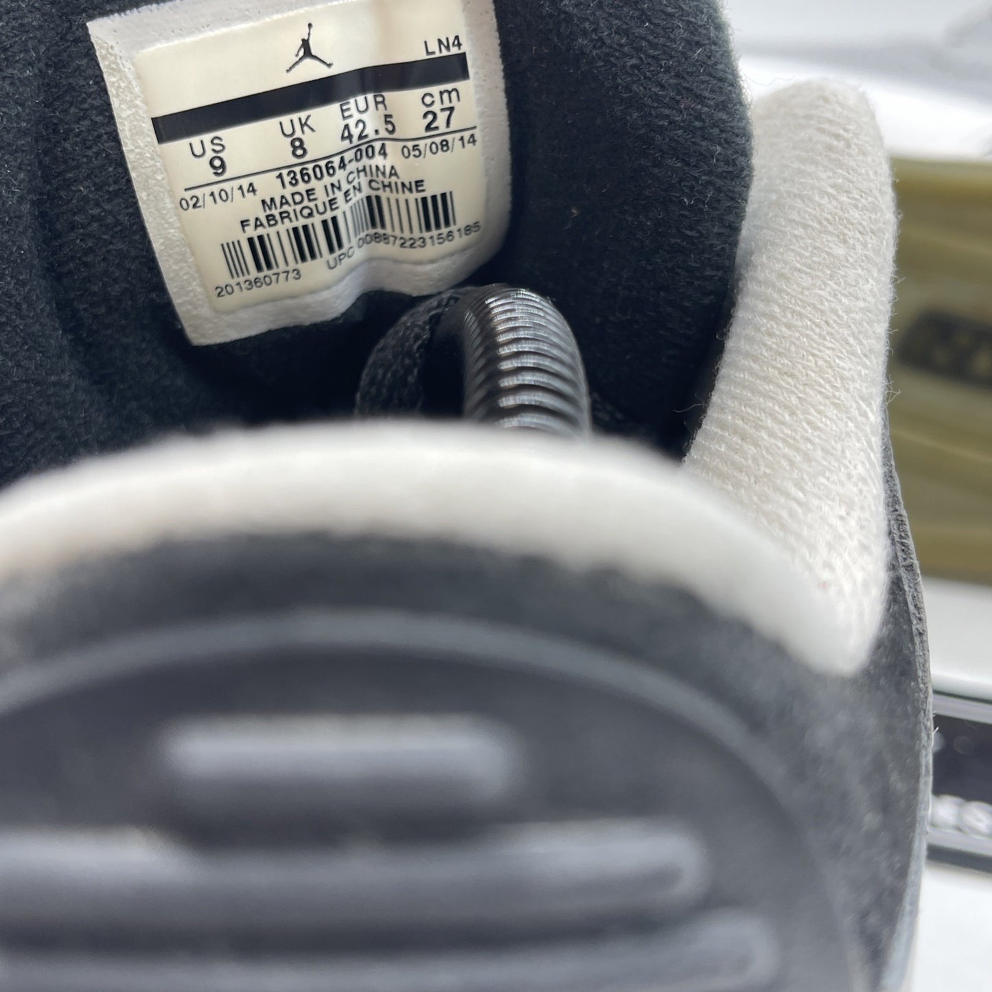 Size 9 - Air Jordan 3 Retro Wolf Grey (136064-004)