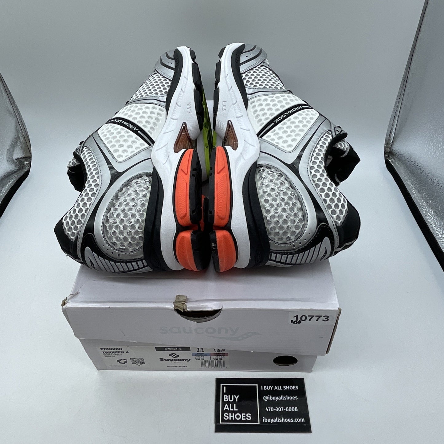 Size 11 - Saucony Highsnobiety x ProGrid Triumph 4 Silver White (S70821-2)