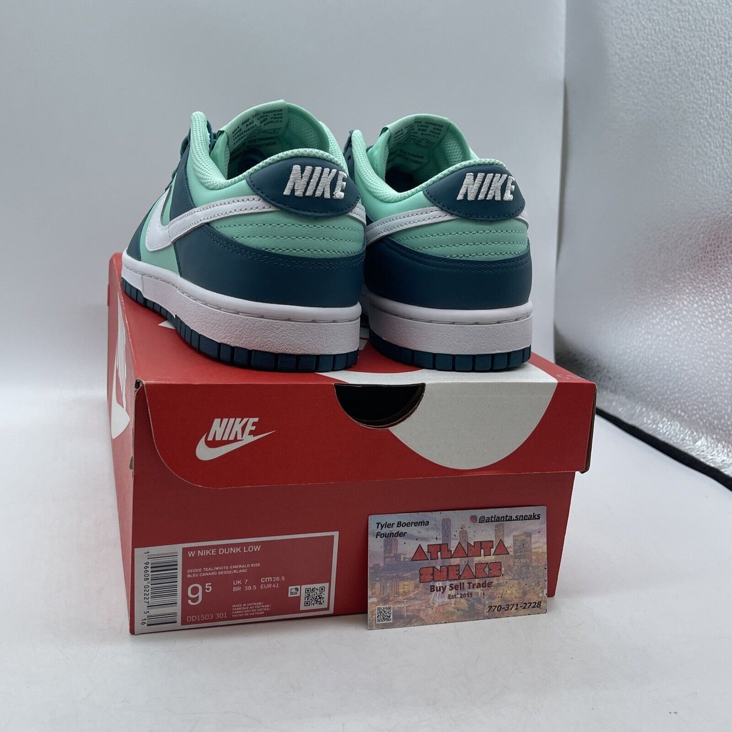 Size 9.5 - Nike Dunk Low Geode Teal Blue White Leather (DD1503-301)