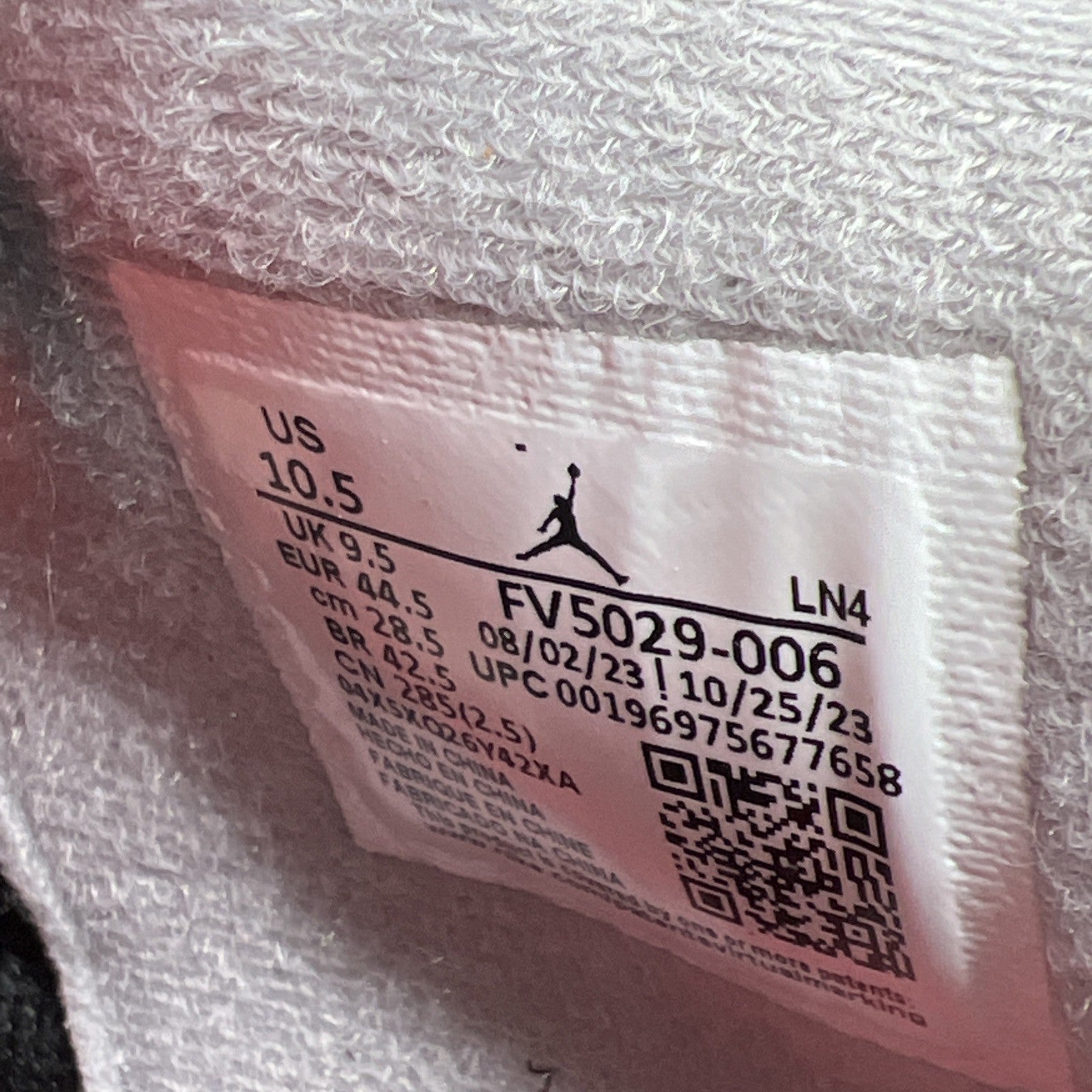 Size 10.5 - Air Jordan 4 Retro Bred Reimagined (FV5029-006)