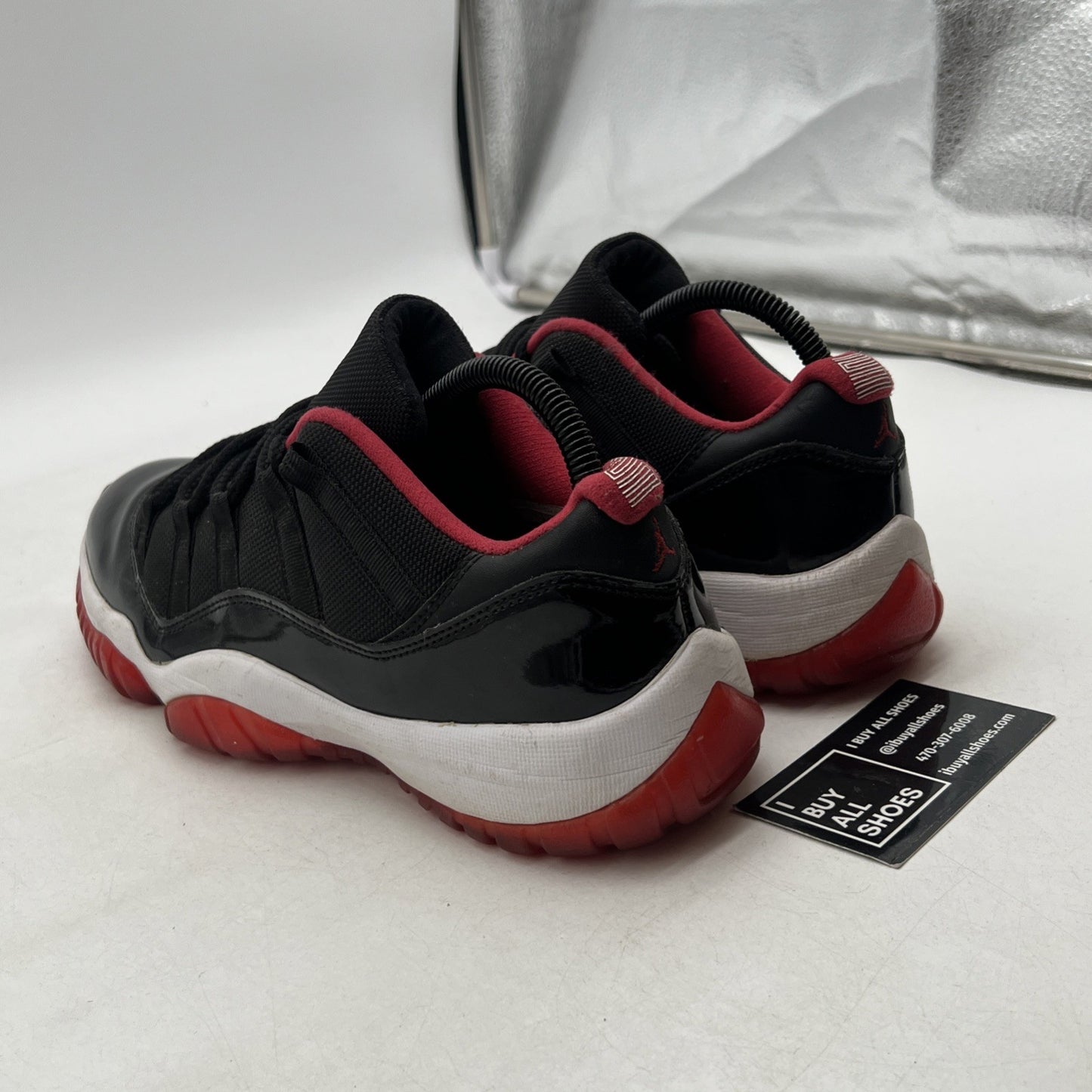 Size 8.5 - Air Jordan 11 Retro 2015 Low Bred (528895-012)