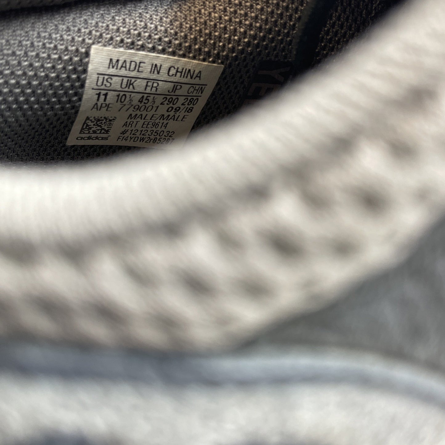 Size 11 - adidas Yeezy Boost 700 V1 Mauve (EE9614)