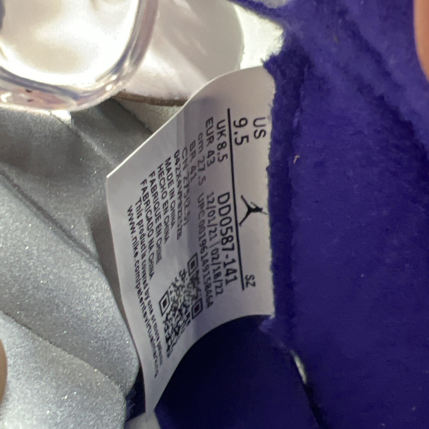 Size 9.5 - Air Jordan 5 Concord 2022 (DD0587-141).