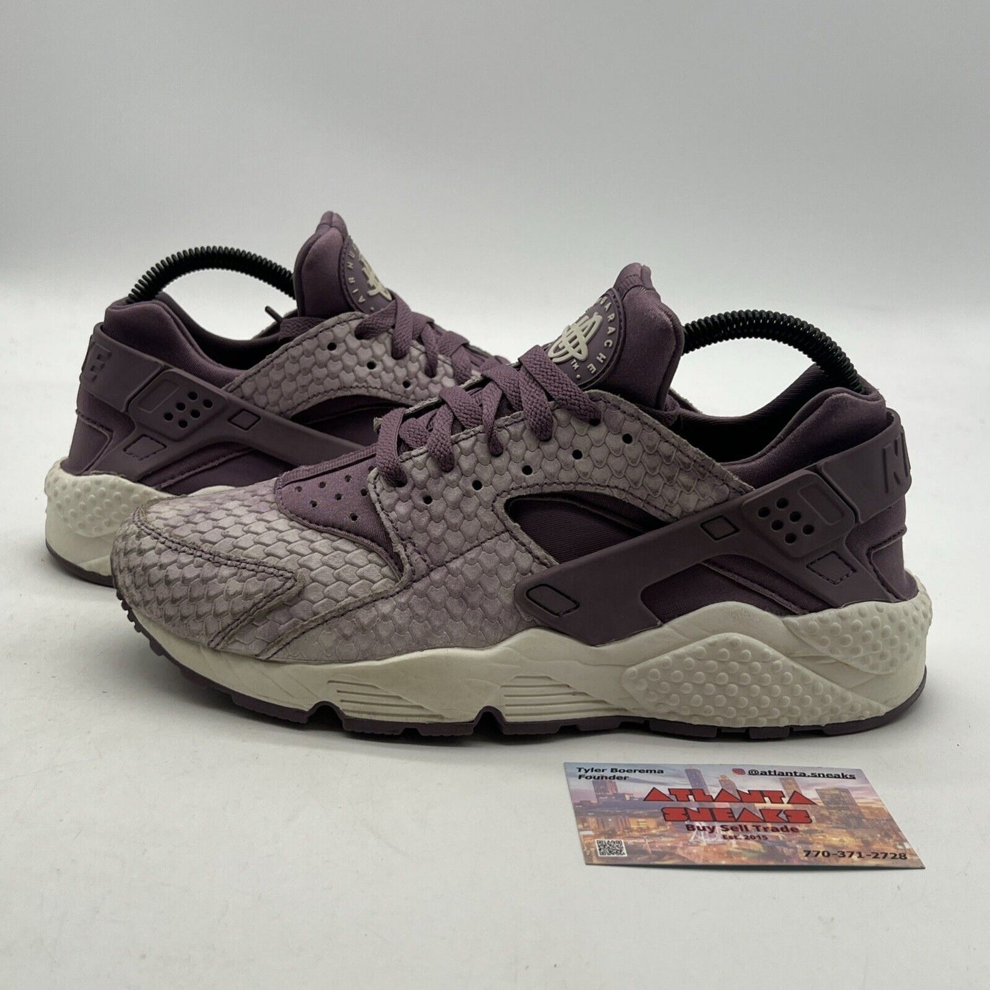 Size 8.5 - Nike Huarache Run Premium Violet Dust W (683818-500)
