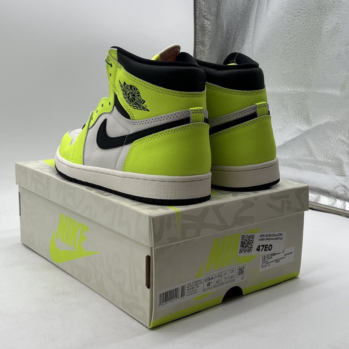 Size 8.5 - Air Jordan 1 Retro High OG Visionaire (555088-702)