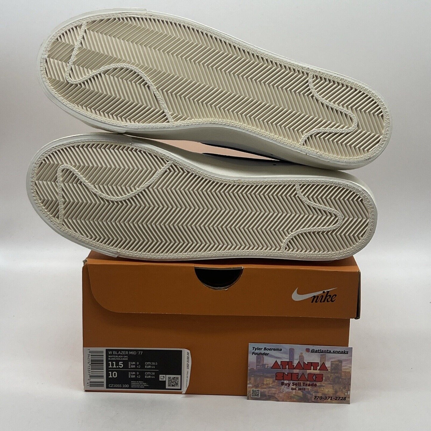 Nike Women's Blazer Mid 77 Sneakers Leather White Black Size 11.5