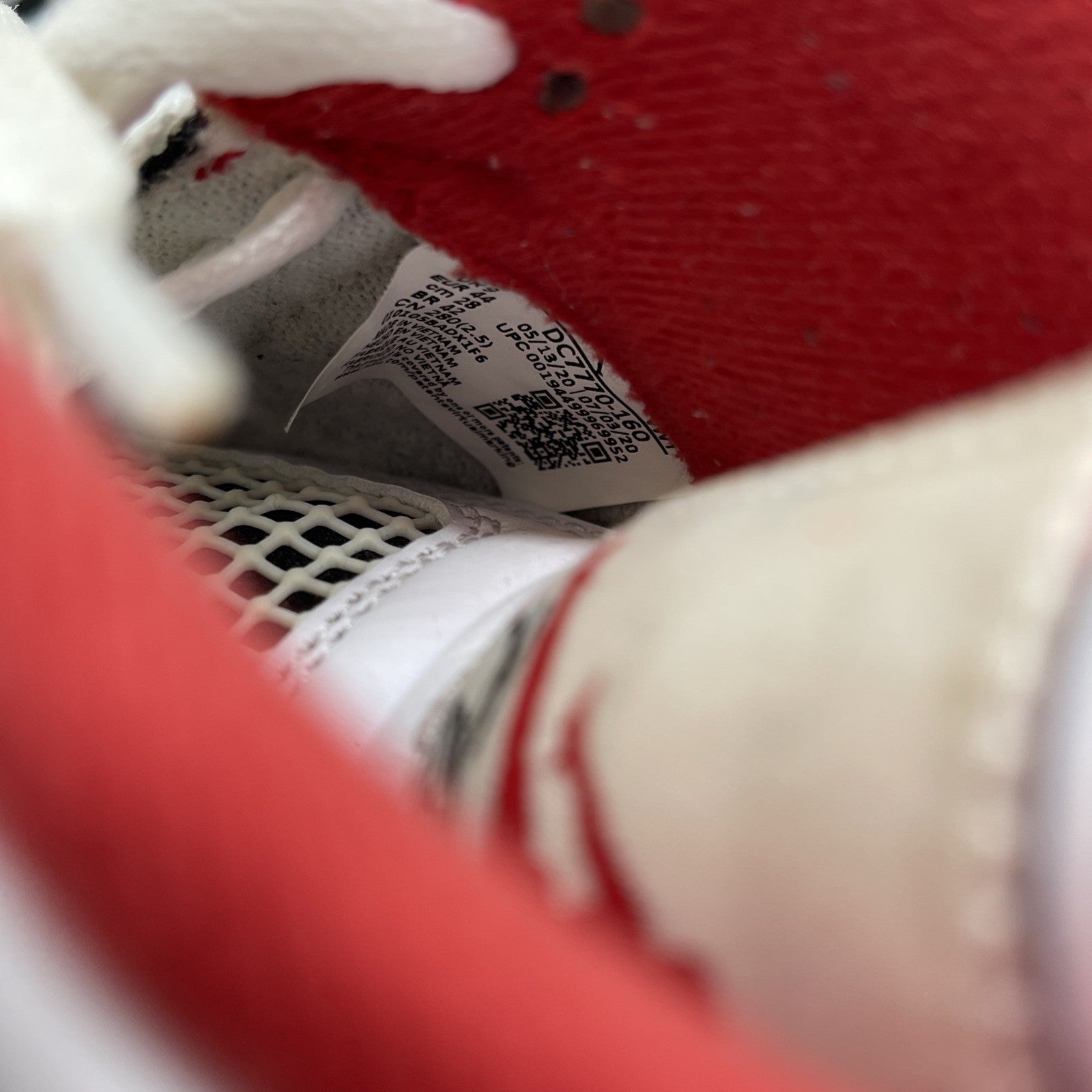 Size 10 - Jordan 4 Retro OG Mid Fire Red Black White Leather (DC7770-160)