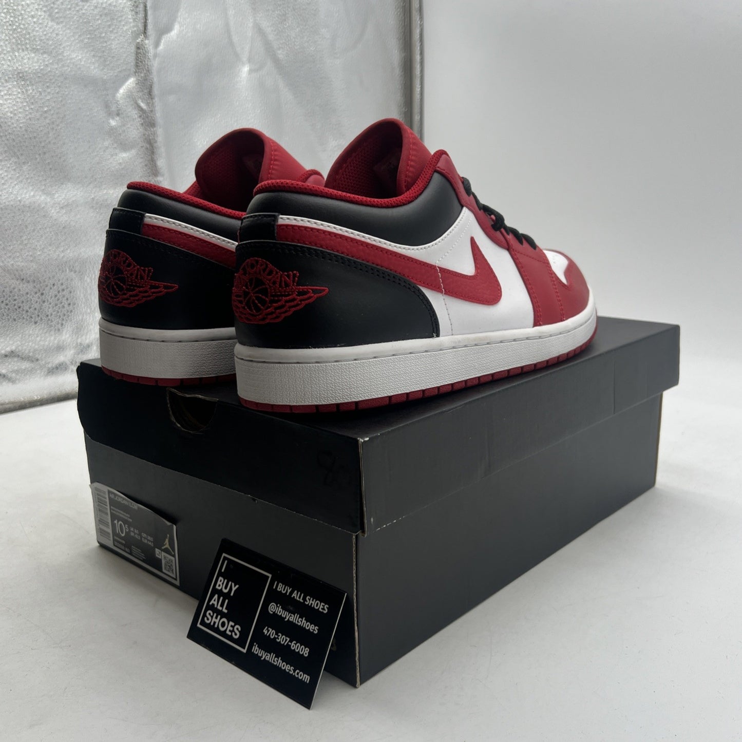 Size 10.5 - Air Jordan 1 Low Reverse Black Toe (553558-163)