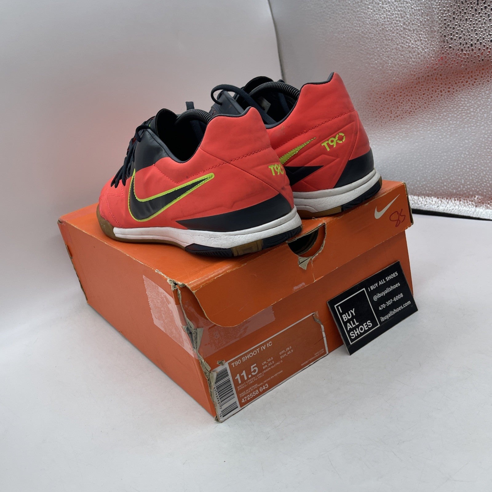 Size 11.5 - Nike total 90 Mens size 13 shoot IV Orange (472558-643)