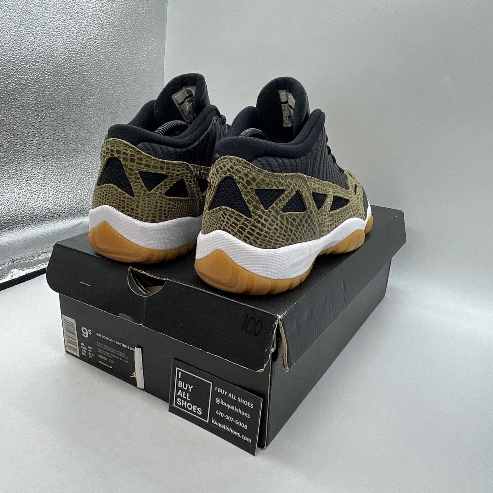 Size 9.5 - Air Jordan 11 IE Low Croc (306008-013)