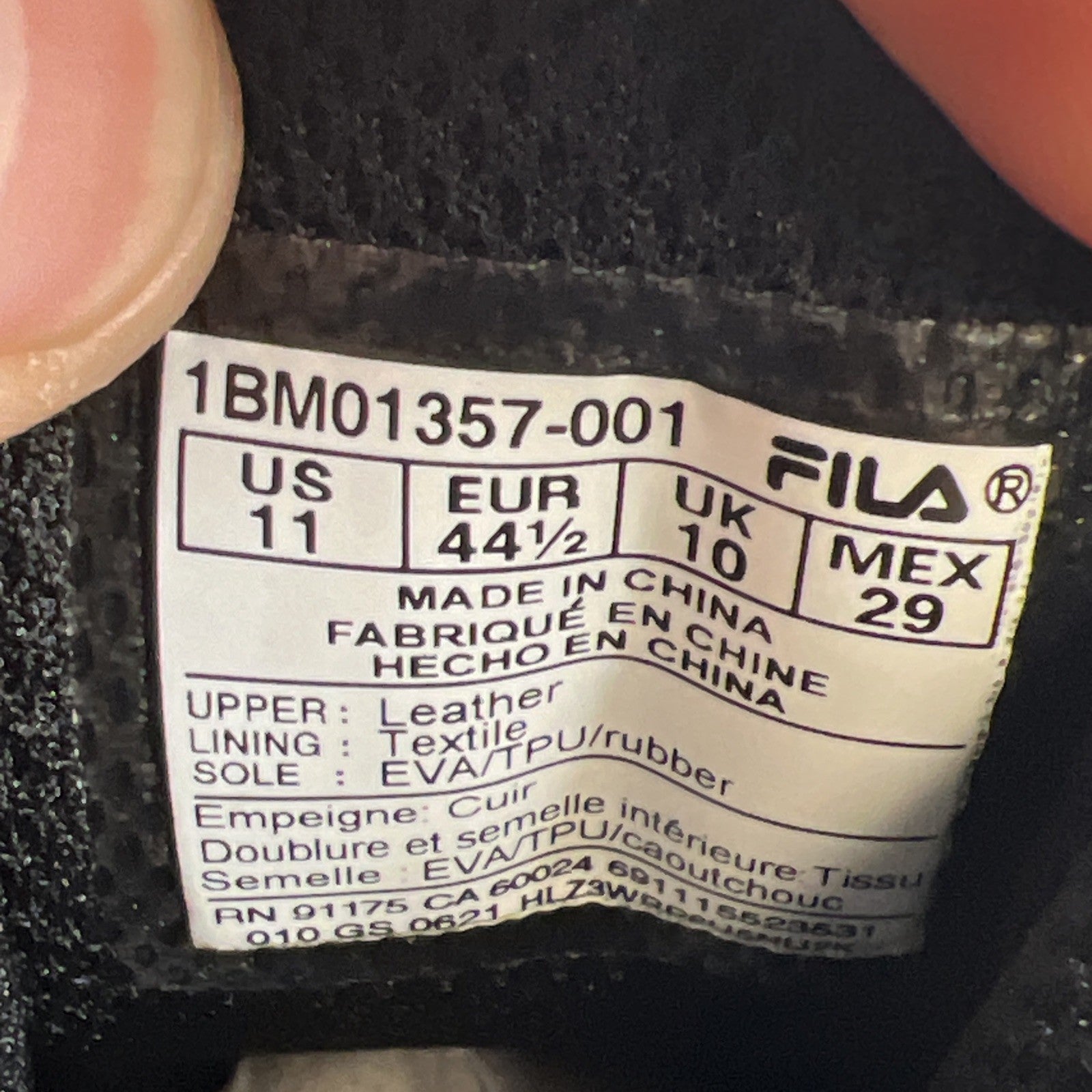 Size 11 - FILA 96 TRIPLE BLACK (1BM01357-001)