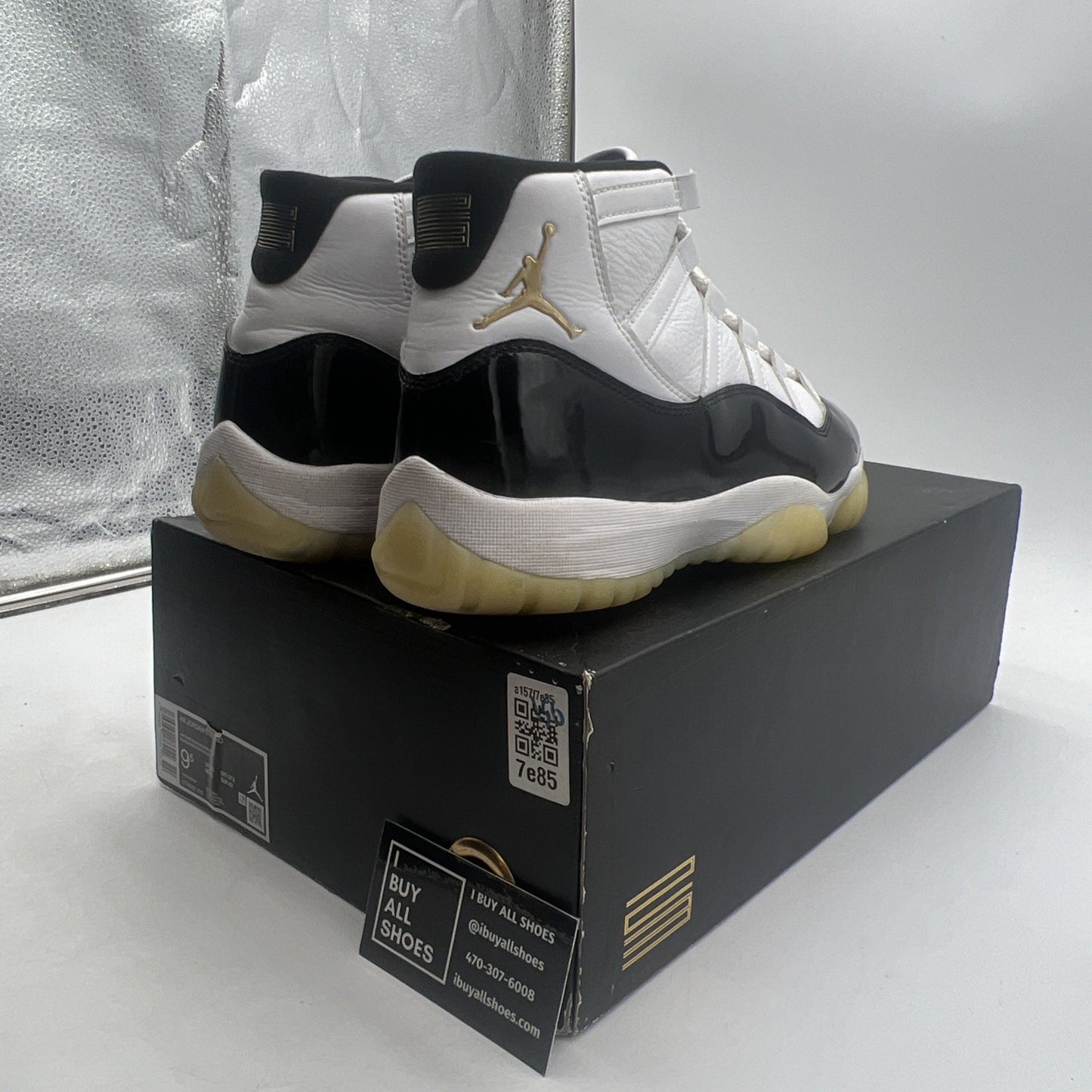 Size 9.5 - Air Jordan 11 Retro Mid Gratitude / Defining Moments (CT8012-170)