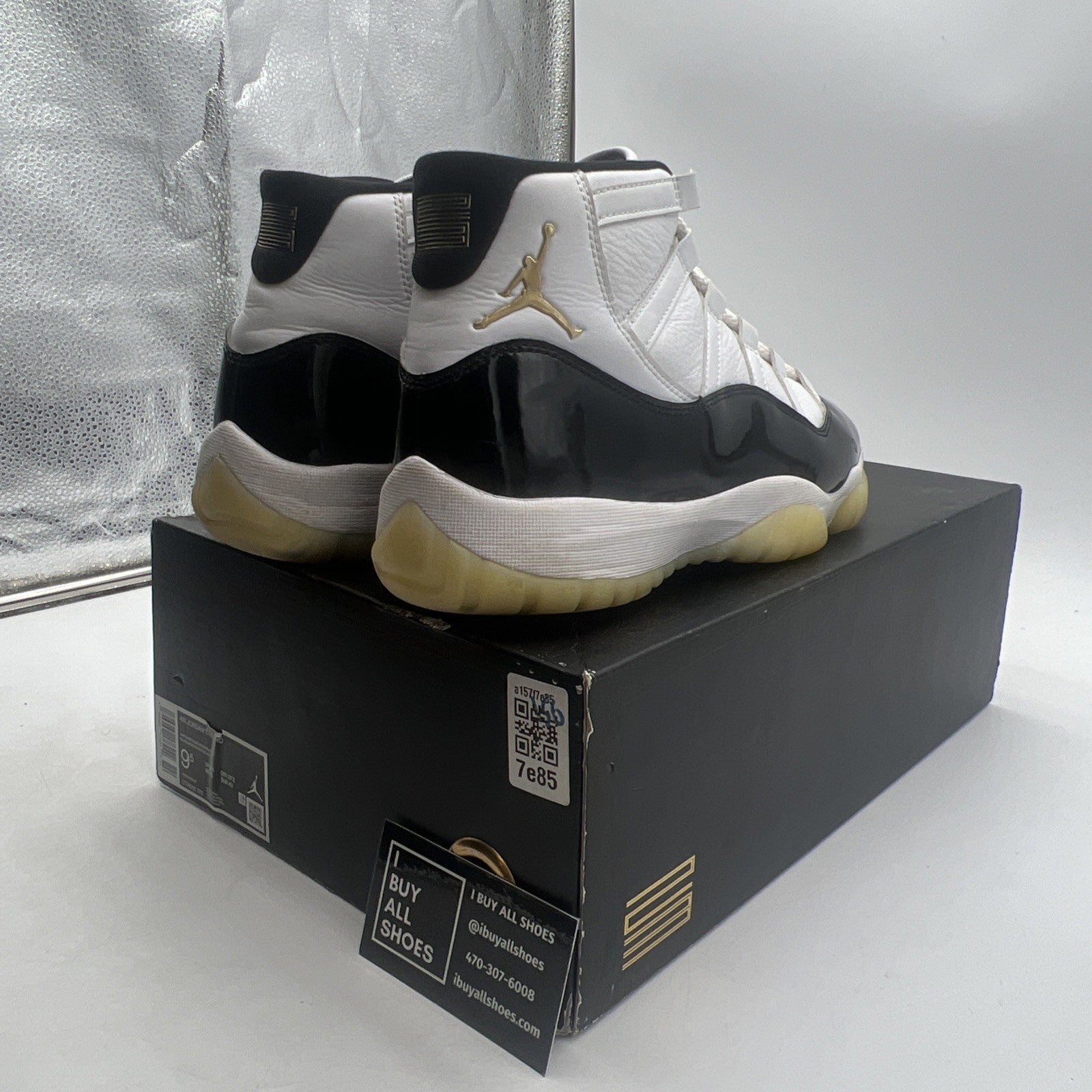 Size 9.5 - Air Jordan 11 Retro Mid Gratitude / Defining Moments (CT8012-170)