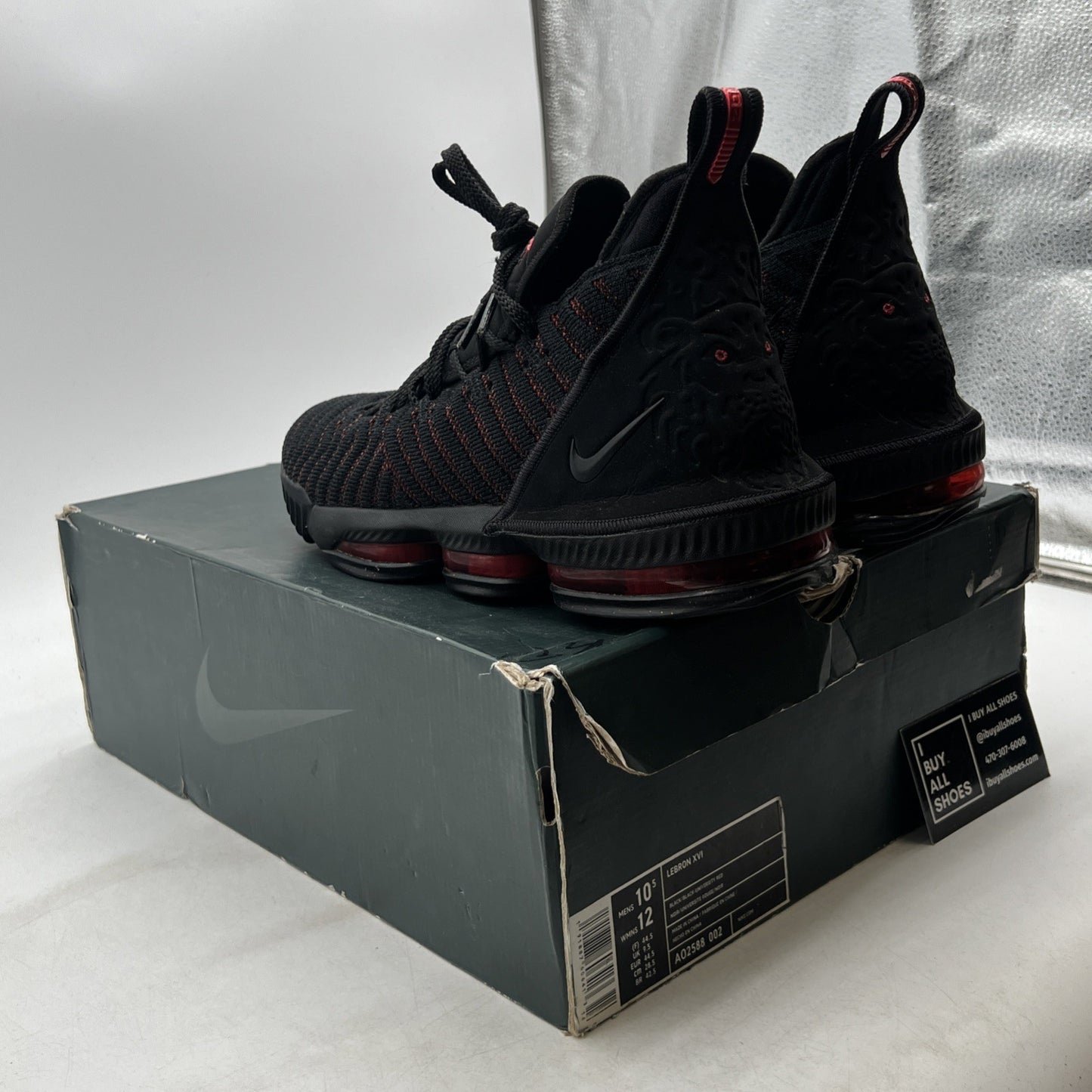 Size 10.5 - Nike LeBron 16 Fresh Bred (AO2588-002)