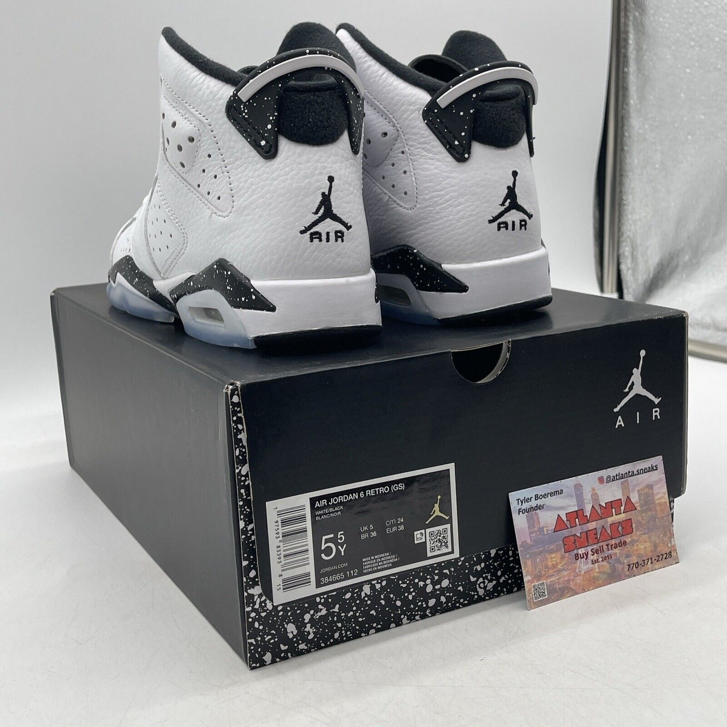 Size 5.5Y - Jordan 6 Retro Reverse Oreo White Black Leather (384665 112)