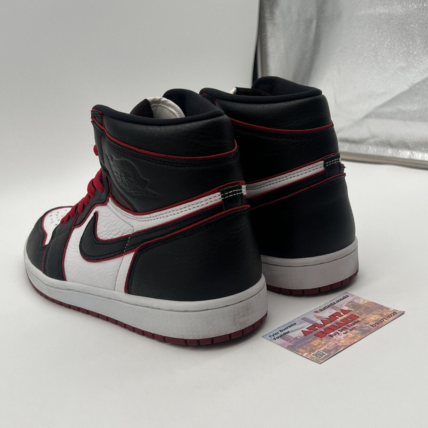 Size 10.5 - Jordan 1 Retro High OG Bloodline 2019 Black White Red (555088-062)