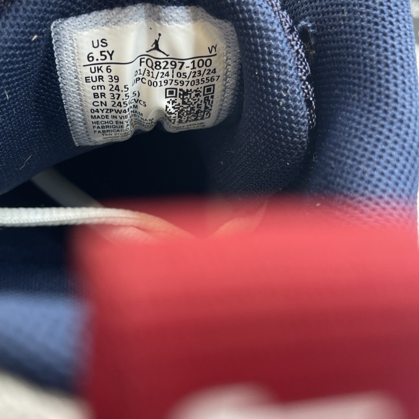 Size 6.5Y - Air Jordan Max Aura 6 GS White Varsity Red Midnight Navy(FQ8297-100)