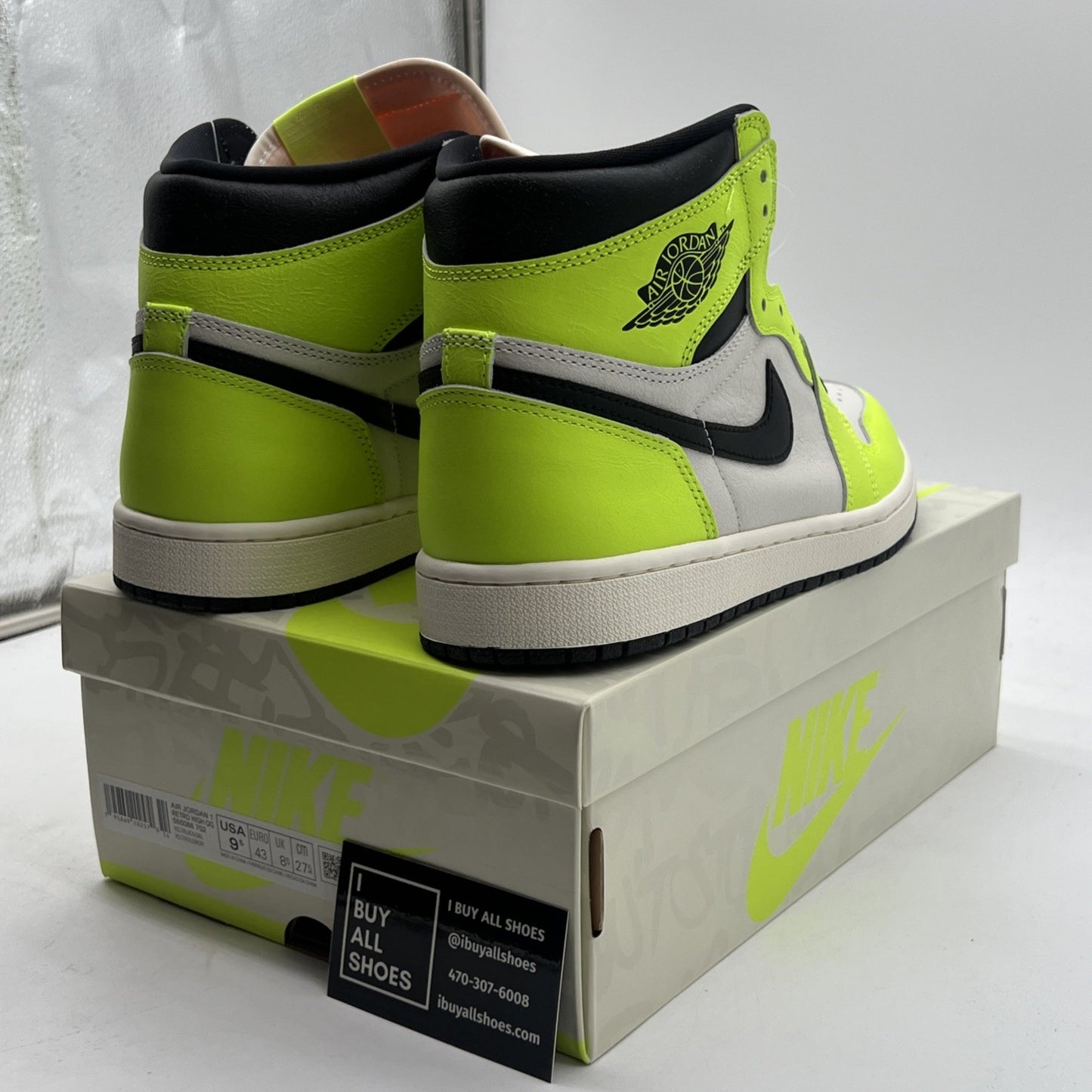 Size 9.5 - Air Jordan 1 Retro High OG Visionaire (555088-702).